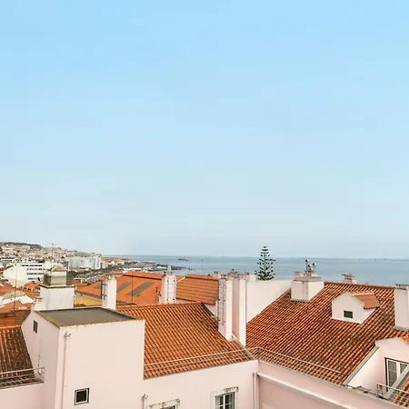 Отель The Emerald House - Curio Collection By Hilton