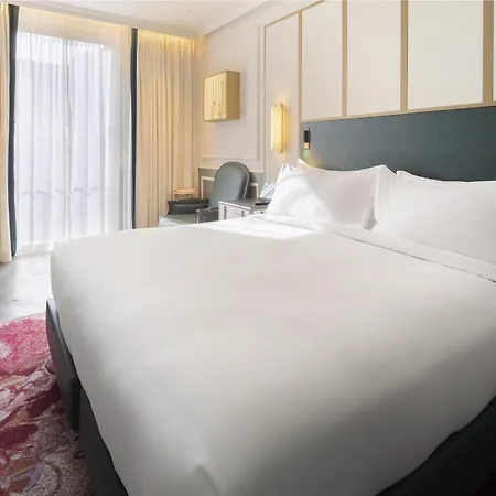 Hotel The Emerald House - Curio Collection By Hilton Lissabon