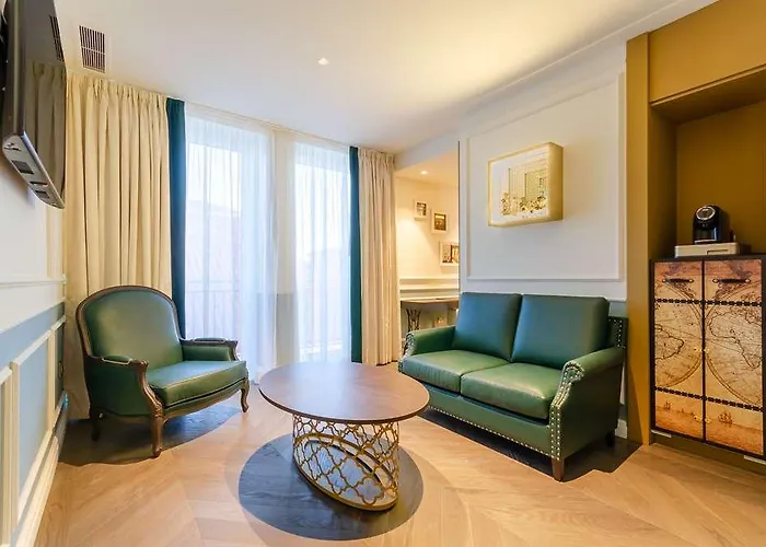 The Emerald House - Curio Collection By Hilton