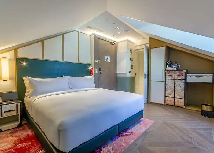 The Emerald House - Curio Collection By Hilton Lissabon