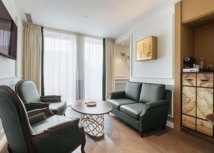 The Emerald House - Curio Collection By Hilton Hotel