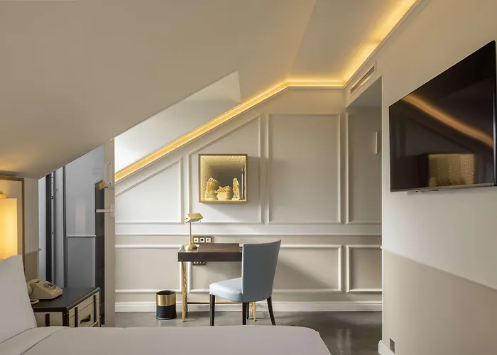 The Emerald House - Curio Collection By Hilton Hotel