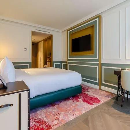 The Emerald House - Curio Collection By Hilton Lisboa