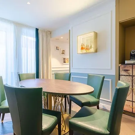 The Emerald House - Curio Collection By Hilton Lizbona