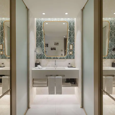 Отель The Emerald House - Curio Collection By Hilton