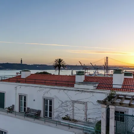 Hotel The Emerald House - Curio Collection By Hilton Lisboa