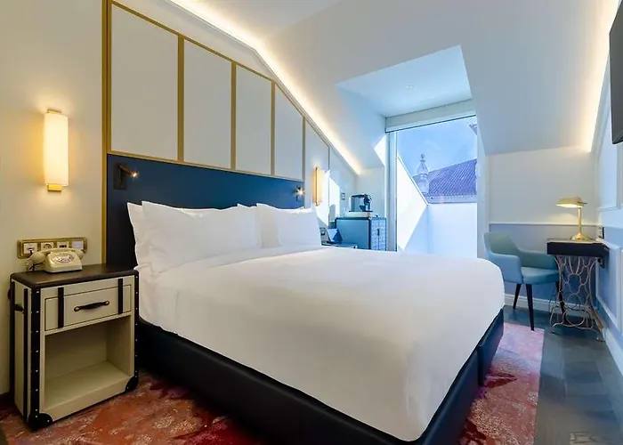 Hotel The Emerald House - Curio Collection By Hilton Lisbon