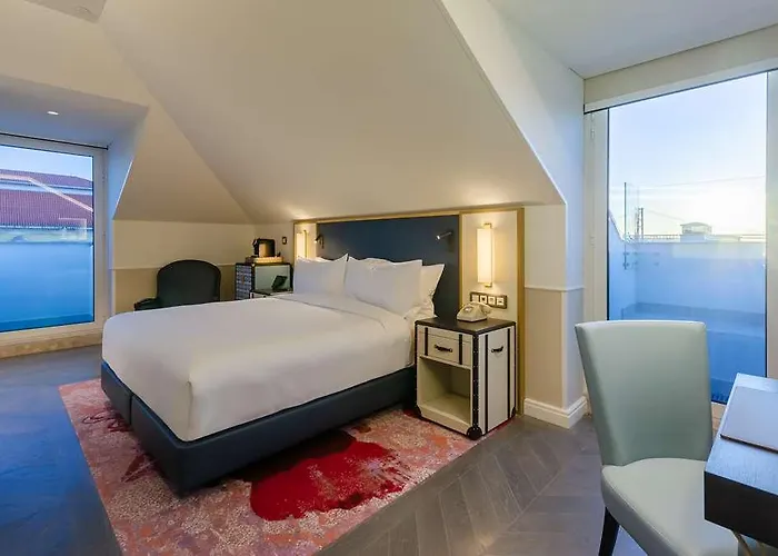 The Emerald House - Curio Collection By Hilton Lissabon