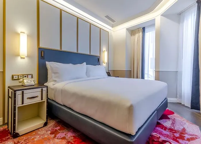 Hotel The Emerald House - Curio Collection By Hilton