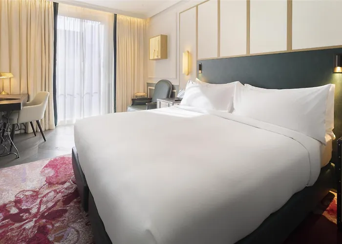 Hotel The Emerald House - Curio Collection By Hilton Lisbon