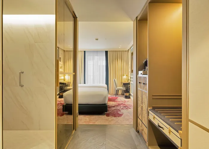 The Emerald House - Curio Collection By Hilton