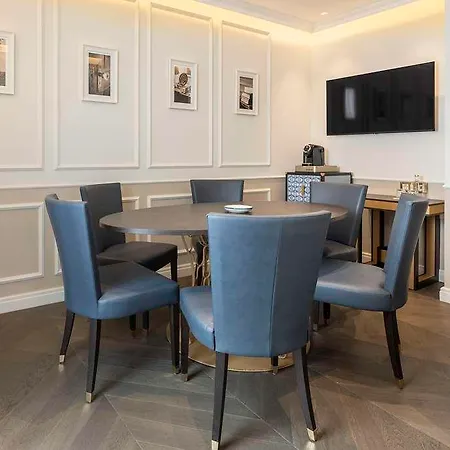 Hotel The Emerald House - Curio Collection By Hilton Lissabon