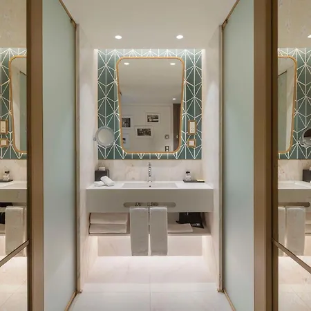 Hotel The Emerald House - Curio Collection By Hilton Lissabon