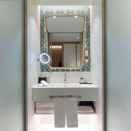 The Emerald House - Curio Collection By Hilton Lissabon