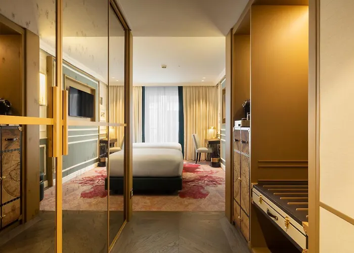 The Emerald House - Curio Collection By Hilton Hotel 4*